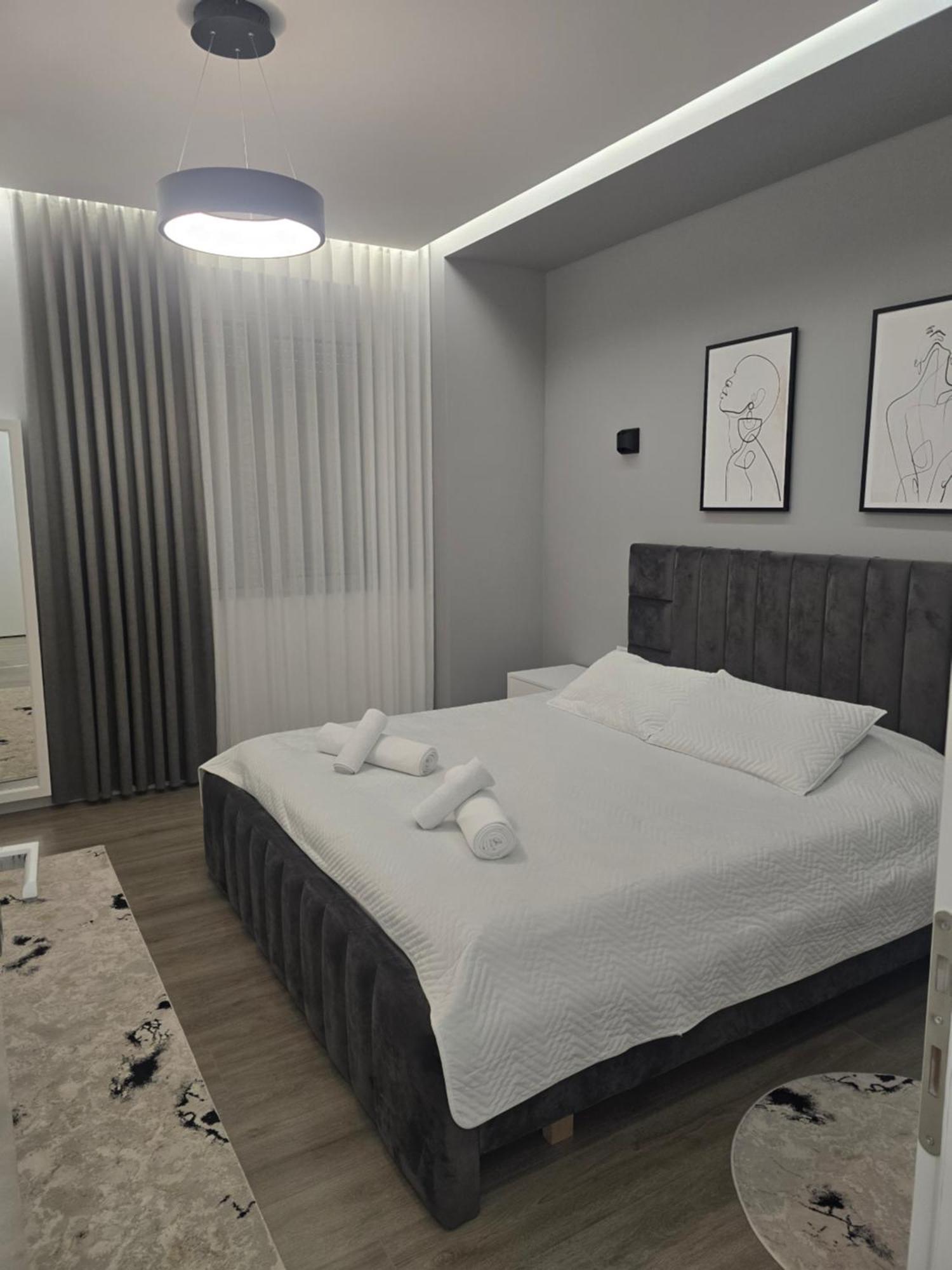 Riar Apartaments Korce Eksteriør bilde